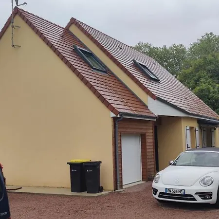 Сasa de vacaciones Maison Entiere A Mi-chemin Entre Le Circuit Du Mans Et Le Zoo De La Fleche *
